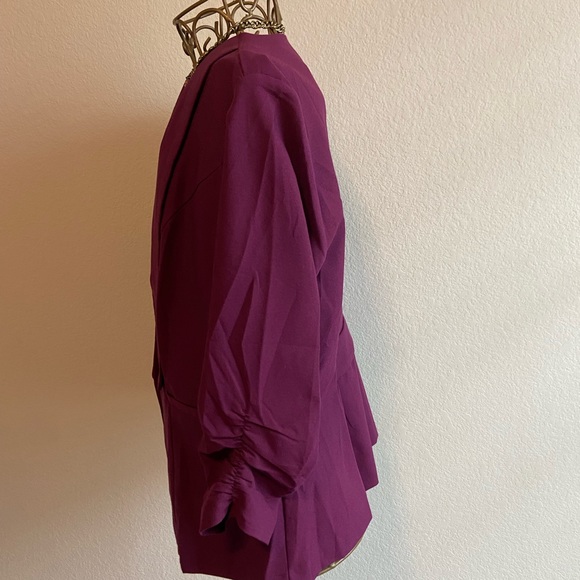 Blazer - Picture 3 of 5